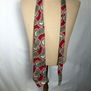 Men’s Vintage Red and Green Paisley Silk Tie.